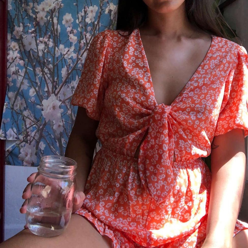UO Taylor Tie-Front Printed Romper - Picture 4 of 4